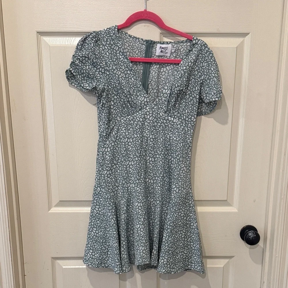 Princess Polly The Sting green mini dress, size 2 - Picture 3 of 10